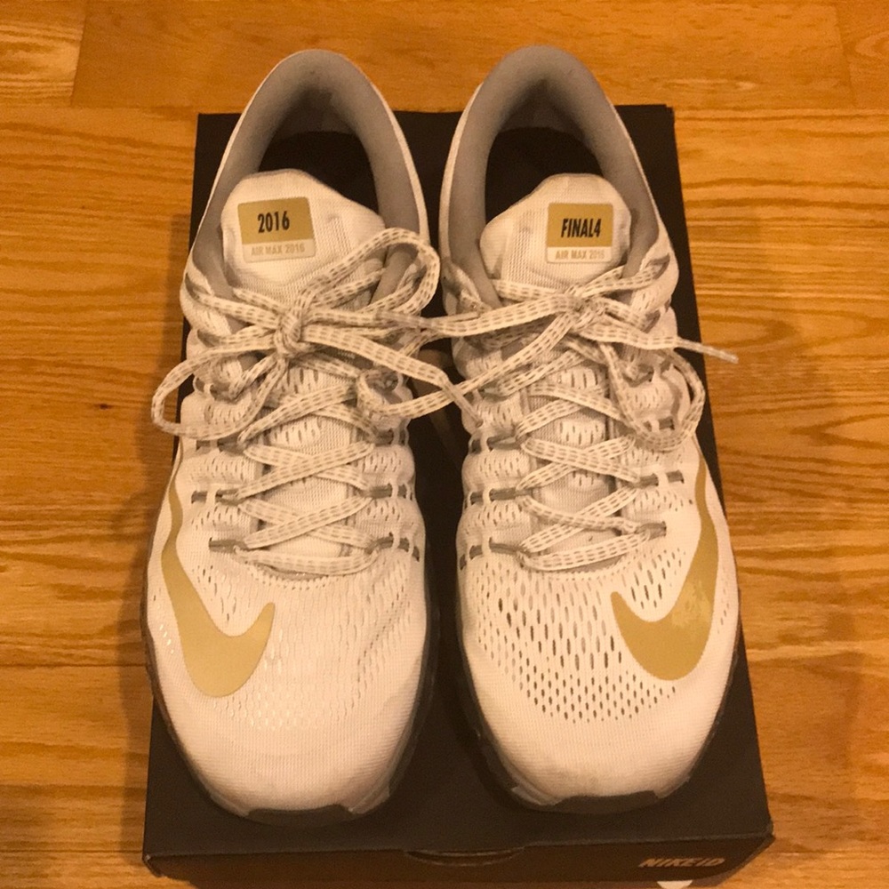 Nike athletic shoes 👟